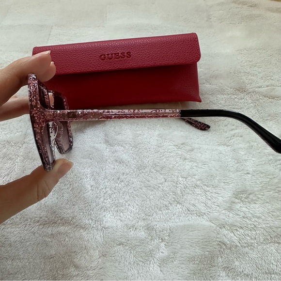 NWT- Guess Oversized Sunglasses - Picture 12 of 14